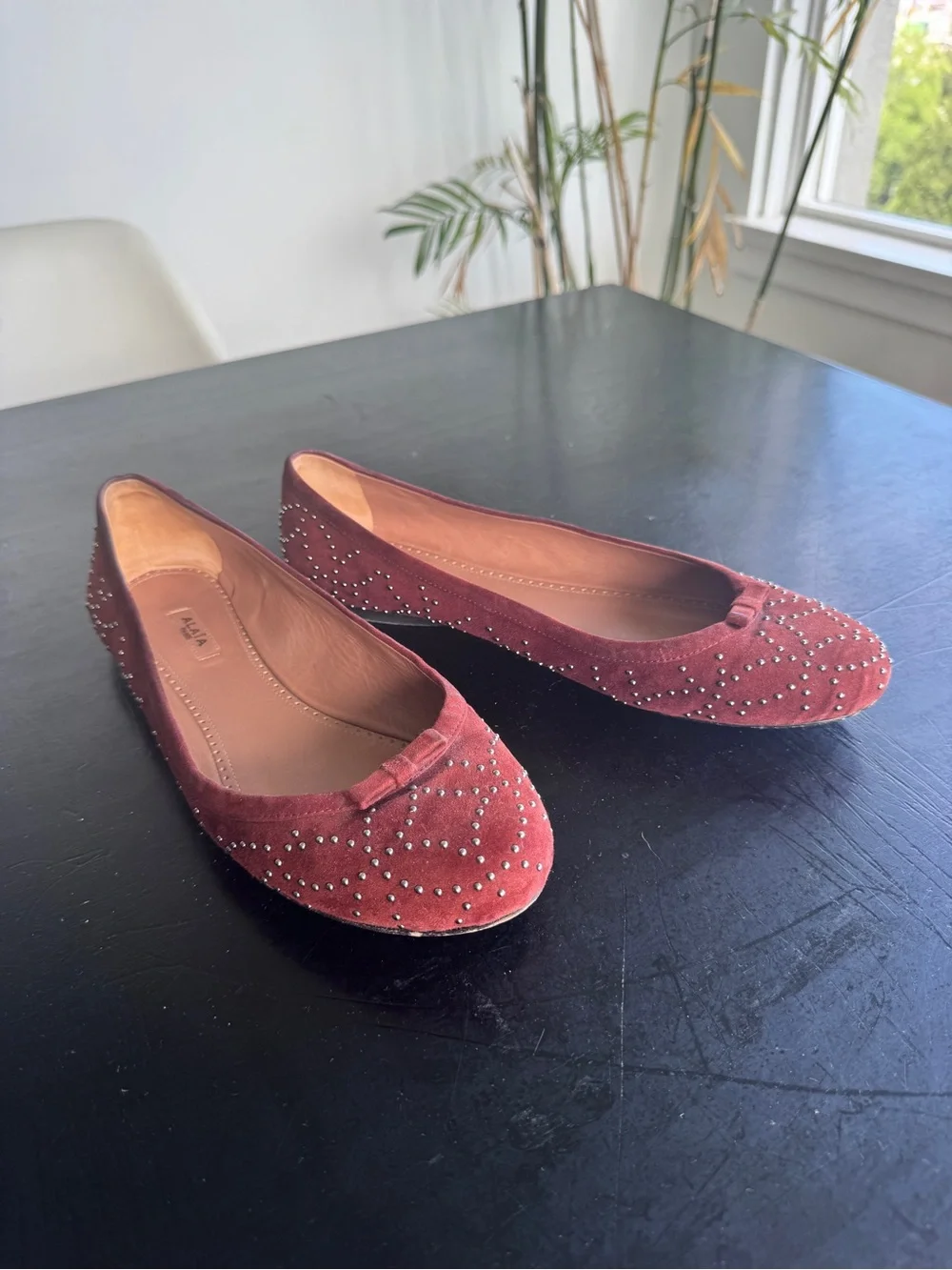 Alaia Burgundy Suede Studded Bow Ballet Flats - Picture 2 of 4